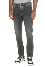 Load image into Gallery viewer, Straight leg jeans
