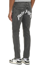 Load image into Gallery viewer, Straight leg jeans
