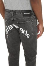 Load image into Gallery viewer, Straight leg jeans
