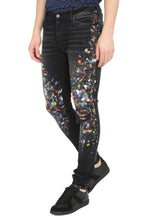 Load image into Gallery viewer, Stretch skinny jeans
