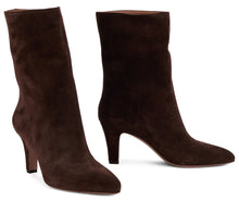 Load image into Gallery viewer, Suede boots
