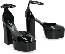 Load image into Gallery viewer, Dalilah patent leather platform sandals
