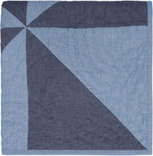 Load image into Gallery viewer, Patchwork quilts
