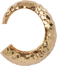 Load image into Gallery viewer, Golden metal bracelet
