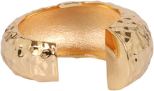 Load image into Gallery viewer, Golden metal bracelet
