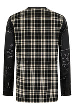 Load image into Gallery viewer, Larry shirt with contrast print
