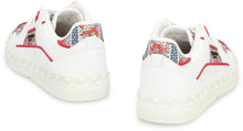 Load image into Gallery viewer, Freedots Low-top sneakers
