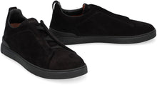 Load image into Gallery viewer, Triple Stitch Slip-on sneakers in suede
