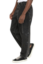 Load image into Gallery viewer, Tapered fit jeans
