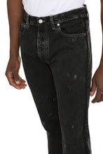 Load image into Gallery viewer, Straight leg jeans
