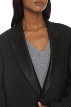 Load image into Gallery viewer, Wool blazer
