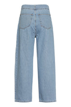 Load image into Gallery viewer, High-rise jeans
