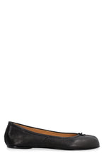 Load image into Gallery viewer, Tabi leather ballet flats
