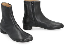 Load image into Gallery viewer, Leather ankle boots
