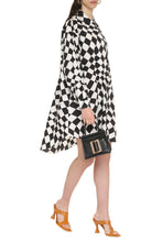 Load image into Gallery viewer, Oversize cotton shirtdress
