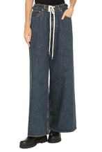 Load image into Gallery viewer, Wide-leg jeans
