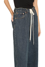Load image into Gallery viewer, Wide-leg jeans
