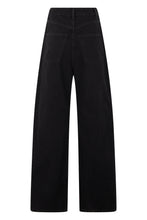 Load image into Gallery viewer, Wide leg jeans
