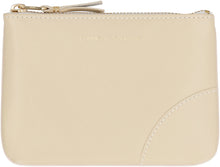 Load image into Gallery viewer, Logo detail flat leather pouch

