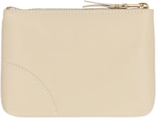 Load image into Gallery viewer, Logo detail flat leather pouch
