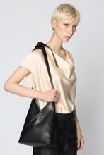 Load image into Gallery viewer, Japanese Leather tote
