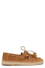 Load image into Gallery viewer, Boat shoes with details
