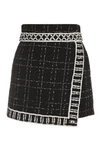 Load image into Gallery viewer, Embroidered tweed shorts
