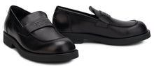 Load image into Gallery viewer, Casual loafers with distinctive details
