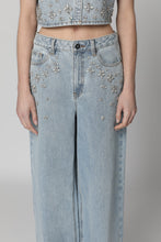 Load image into Gallery viewer, Wide-leg jeans
