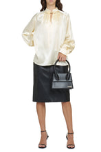 Load image into Gallery viewer, Tamigi silk blouse
