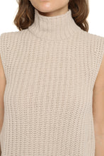 Load image into Gallery viewer, Toano ribbed knit vest

