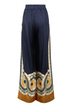 Load image into Gallery viewer, Printed silk pants
