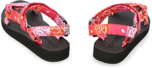 Load image into Gallery viewer, Trekky Quilt sandals
