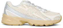 Load image into Gallery viewer, Low-top sneakers 740
