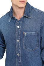 Load image into Gallery viewer, Overshirt in denim

