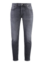 Load image into Gallery viewer, Brighton carrot-fit jeans
