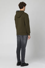 Load image into Gallery viewer, Brighton carrot-fit jeans
