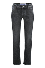 Load image into Gallery viewer, Leonard slim fit jeans

