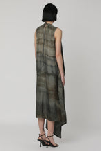 Load image into Gallery viewer, Satin dress
