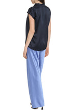 Load image into Gallery viewer, Silk blouse
