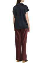 Load image into Gallery viewer, Silk blouse
