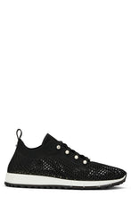 Load image into Gallery viewer, Sneakers Veles in Crochet
