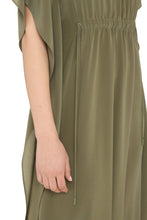 Load image into Gallery viewer, Vino silk midi-dress
