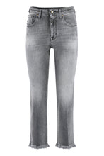 Load image into Gallery viewer, Cropped jeans
