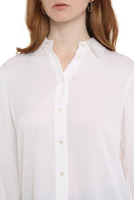 Load image into Gallery viewer, Silk shirt
