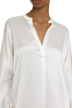 Load image into Gallery viewer, Silk blouse
