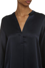 Load image into Gallery viewer, Silk blouse
