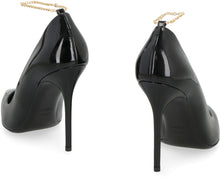 Load image into Gallery viewer, Patent leather pumps
