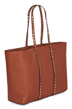 Load image into Gallery viewer, Shopping Rockstud bag in leather
