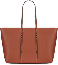 Load image into Gallery viewer, Shopping Rockstud bag in leather
